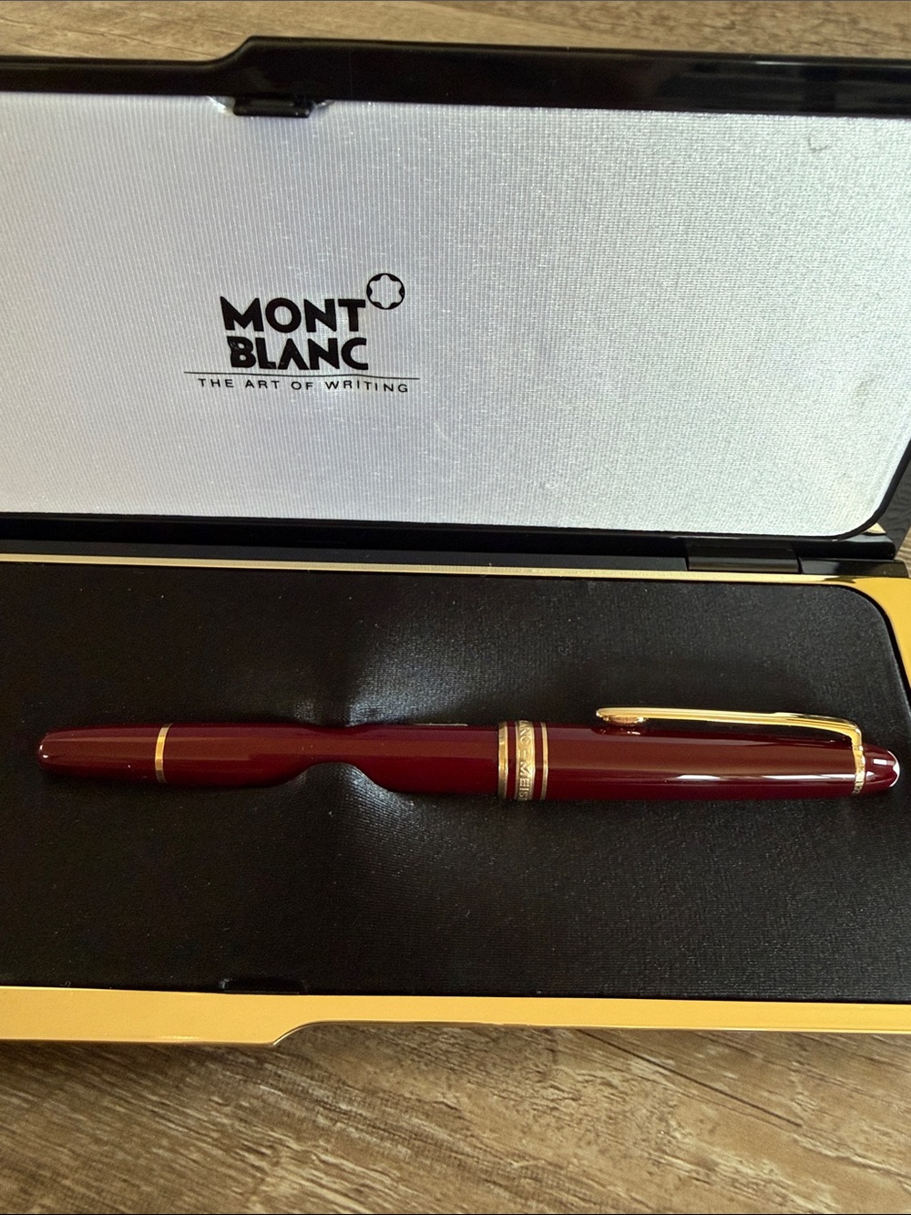 New Vintage Montblanc Meisterstück Pen - Picture 4 of 11